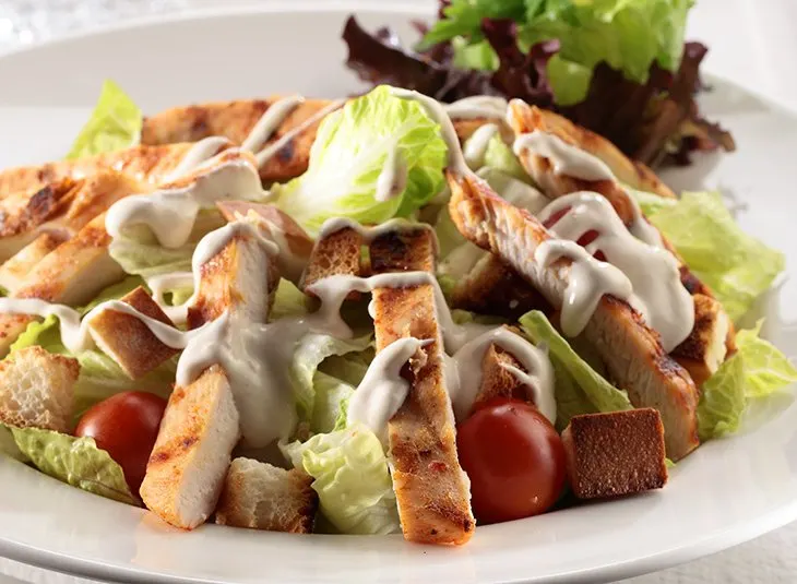 Sezar Salatası